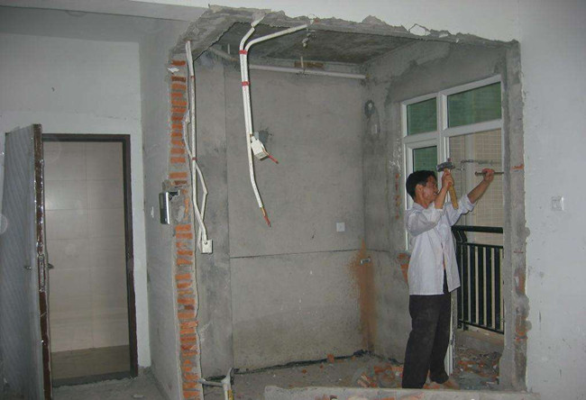 上海室内拆除公司为员工提供安全设备(图1)